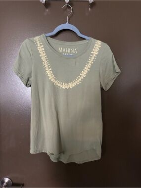 Mahina Olive Green Short Sleeve Tee with Cream Floral Yoke